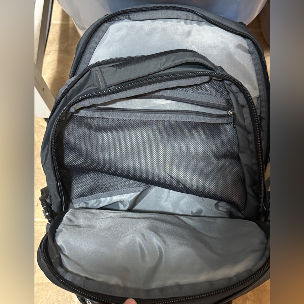 North Face Router Backpack - Picture 5 of 6